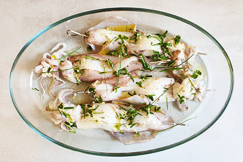 Calmars en brochettes marinées